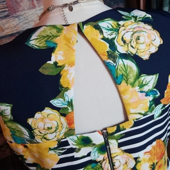 Db established 1962 | Navy Yellow Floral Fit and Flare Dress - Picture 4 of 10